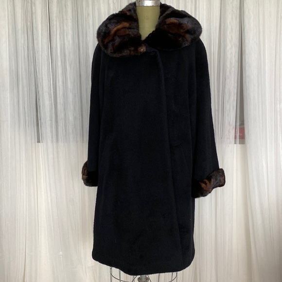 Vintage 90’s Irving Samuel Alpaca/Wool/brown Mink, A-line black coat! Size 8 - Picture 1 of 15